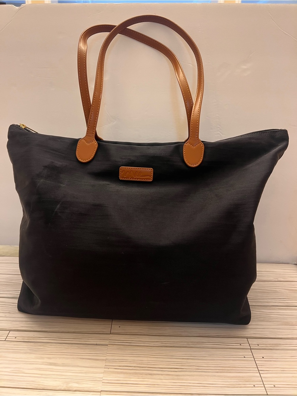 Mee New York Black  Brown Zipper Tote